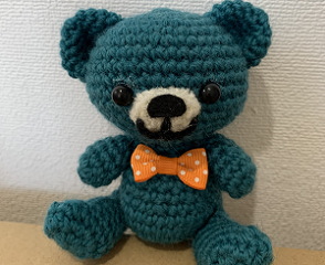 あみぐるみ　くま　グリーン